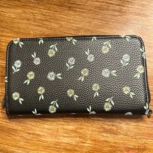 Thirty one all about the Benjamins wallet Ditzy Daisy Pebble